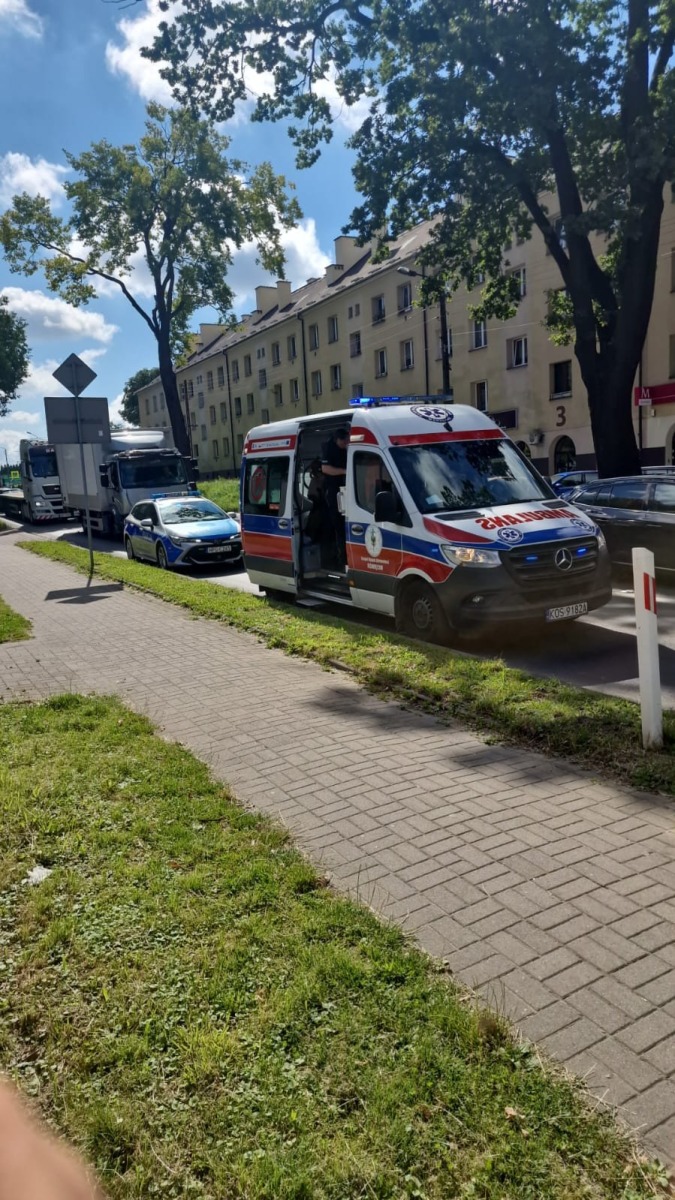 Zatrzymanie nietrzeźwej kierującej w Brzeszczach” – funkcjonariusze podziękowali świadkom za prawidłową reakcję . - InfoBrzeszcze.pl