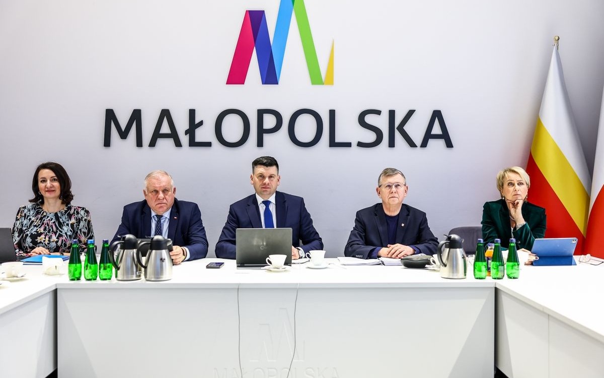 Park&Ride i ścieżka rowerowa z dofinansowaniem Województwa - InfoBrzeszcze.pl