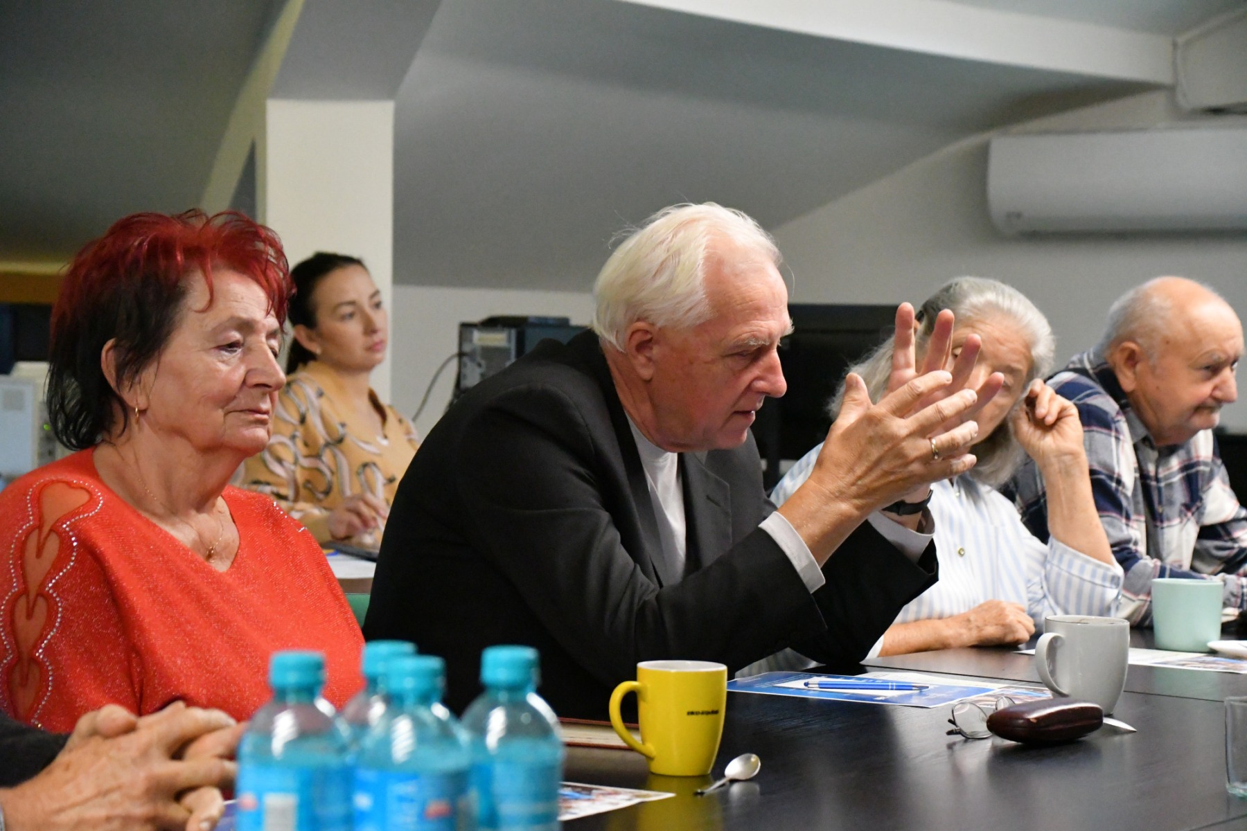 Seniorzy o budżecie, klubach i swoich sprawach