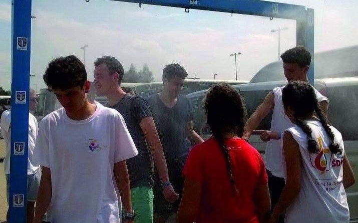 Kurtyny wodne w Brzezince