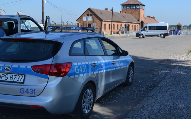 Oświęcim. Turyści z Albanii z zarzutami propagowania nazizmu