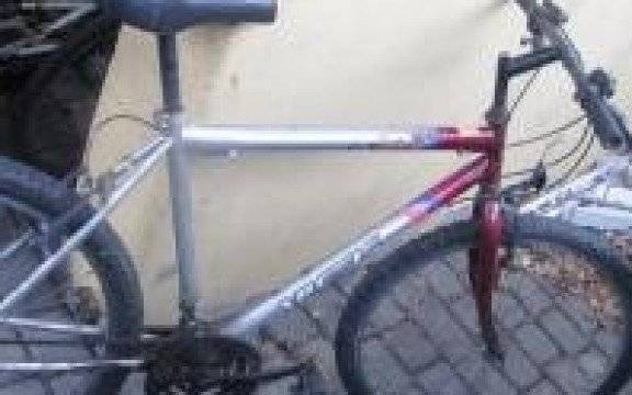 Kęty. Policjanci znaleźli dwa porzucone rowery. Jednoślady czekają na właścicieli w kęckim komisariacie Policji.