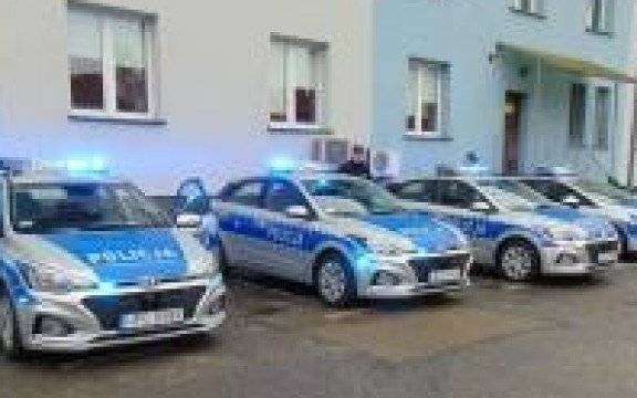 Oświęcim. Policjanci z Oświęcimia, Brzeszcz i Chełmka otrzymali nowe radiowozy