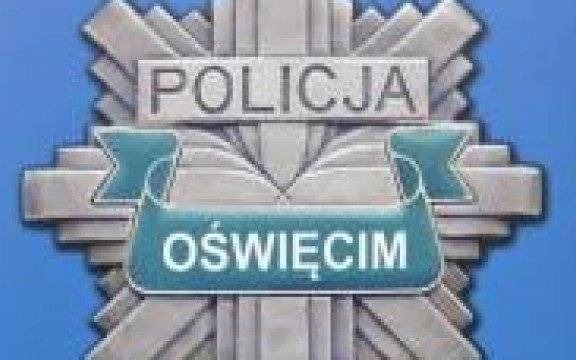 Oświęcim. Policjanci ponownie apelują do seniorów o ostrożność, gdy do drzwi zapuka nieznajoma osoba.