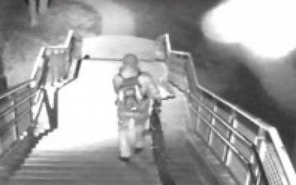 Oświęcim. Poszukiwania Marcina Zasadni. Policjanci proszą o kontakt rowerzystę oraz kobietę, która znalazła telefon zaginionego.