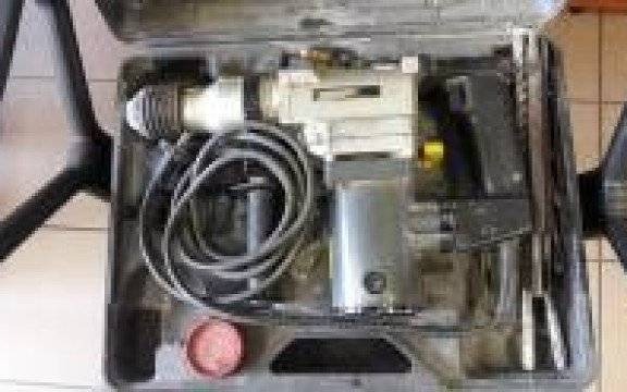 Kęty. Młotowiertarka do odbioru w komisariacie