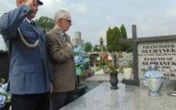 Oświęcim. W 100. rocznicę utworzenia Policji Państwowej oddali hołd poległym przedwojennym policjantom