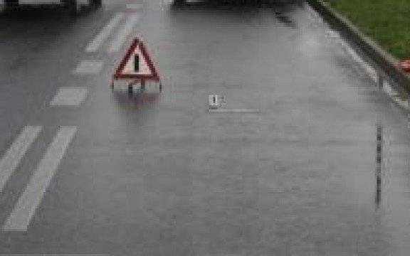 Powiat oświęcimski. Policjanci apelują o przestrzeganie przepisów, zmniejszenie prędkości, uwagę oraz rozsądek za kierownicą