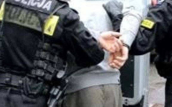 Kęty. Sprawca znęcania z nakazem opuszczenia miejsca zamieszkania, zakazem zbliżania się oraz policyjnym dozorem.