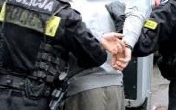 Gmina Kęty. Policjanci zatrzymali agresora, który nękał swoją rodzinę