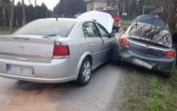 Powiat oświęcimski. Skuteczny pościg za piratem drogowym, który okazał się być poszukiwanym przestępcą z dożywotnim zakazem kierowania