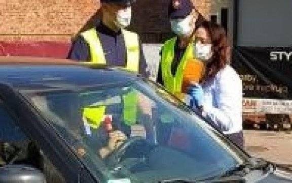 Chełmek. „Bezpieczny przejazd. Szlaban na ryzyko”. Akcja na rzecz bezpieczeństwa na przejazdach kolejowych.