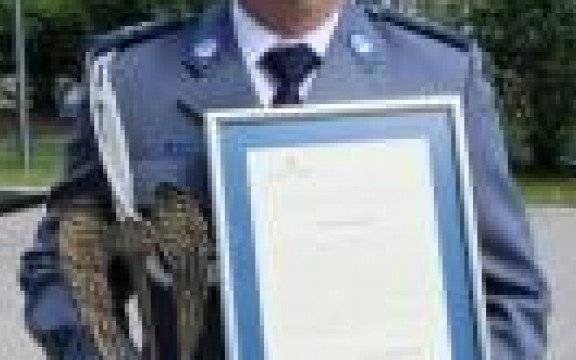 Warszawa. Oświęcimski dzielnicowy młodszy aspirant Marcin Kowalcze, laureatem 13. Ogólnopolskiego konkursu „Policjant, który mi pomógł”