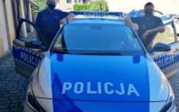 Kęty. Dzielnicowi uratowali życie seniorce, która z domu chciała wyjść przez okno