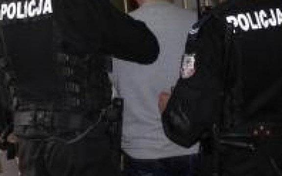 Osiek. Motocyklista chcąc uniknąć konsekwencji za przekroczenie prędkości próbował przekupić policjantów