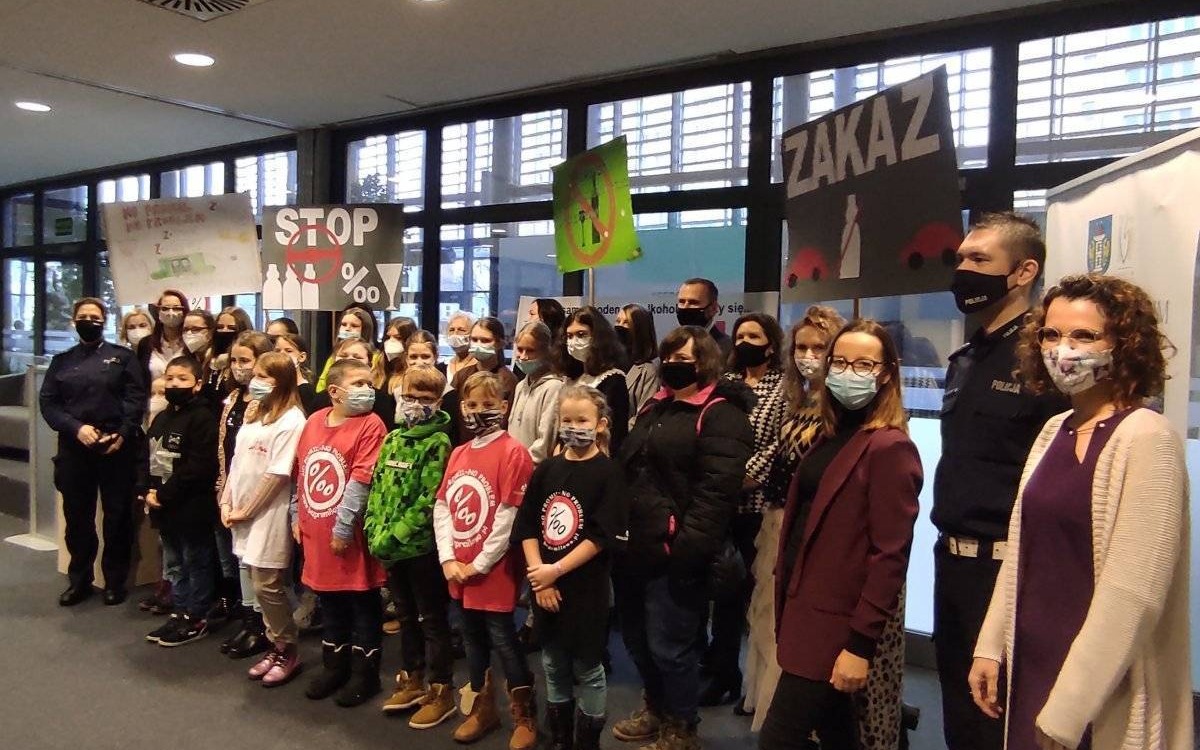 Oświęcim. Oświęcimski finał XIV kampanii „No Promil – No Problem”. Nagrody trafiły w ręce dzieci i młodzieży.