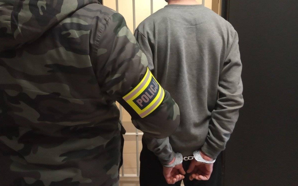 Gmina Oświęcim. Włamywacz zatrzymany. Odzyskano również część skradzionego mienia.