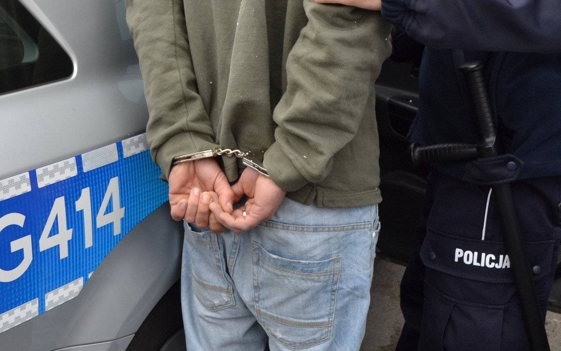 Kęty. Nietrzeźwy kierowca zatrzymany. Drogowego przestępcę dostrzegli inni uczestnicy ruchu drogowego.