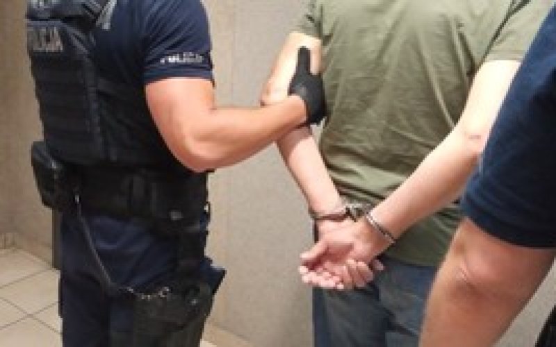 Oświęcim. Policjanci zatrzymali obcokrajowca i złożyli wniosek o jego wydalenie z Polski