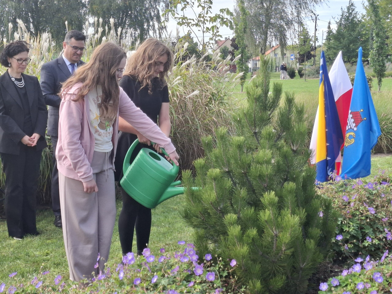 Oświęcim. W parku na Zasolu rośnie drzewo poświęcone Sarajewu. Kolejny symbol siły, nadziei i przetrwania