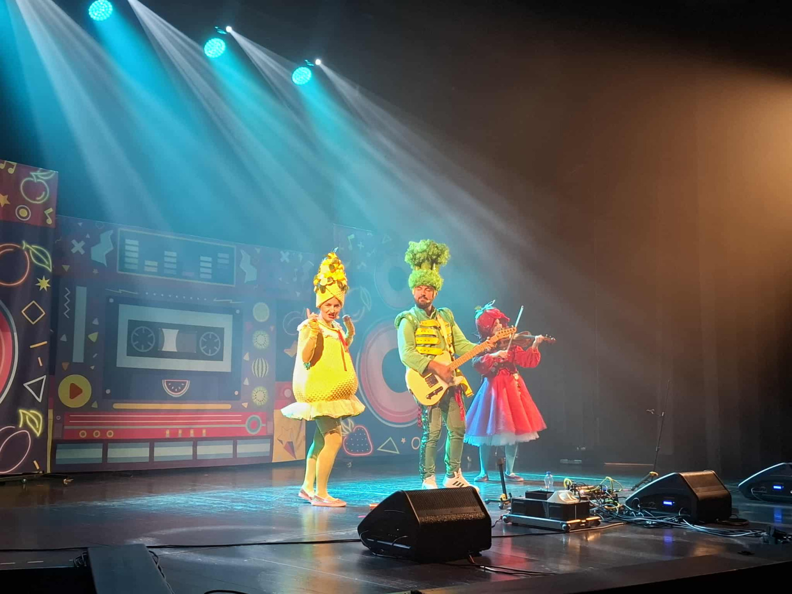 Oświęcim. „Granie na straganie”. Dzieci uczyły się właściwego odżywiania i dbania o środowisko