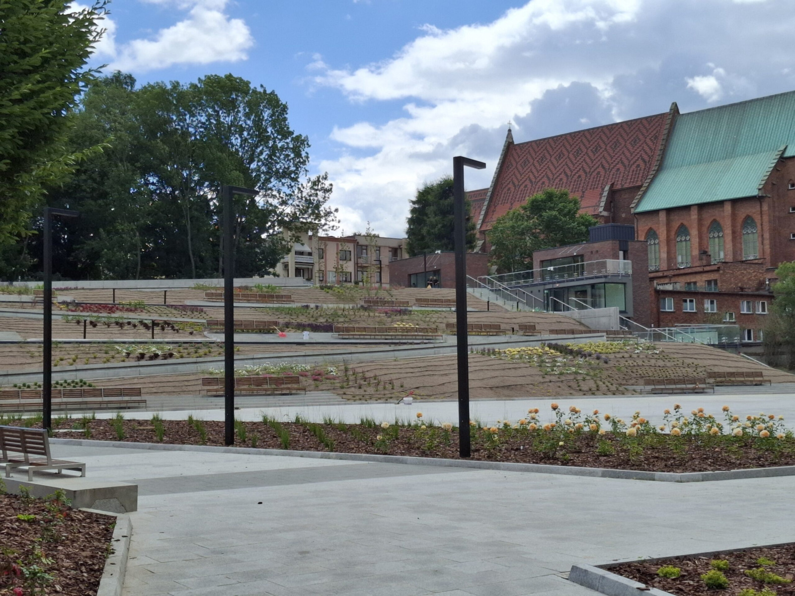 Oświęcim. Toalety z ul. Klasztornej przeniesione na cmentarz komunalny. W Starym Mieście nowe toalety są teraz przy ul. Bulwary