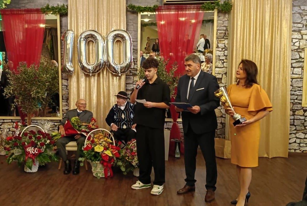 Oświęcim. Z życzeniami do stulatka