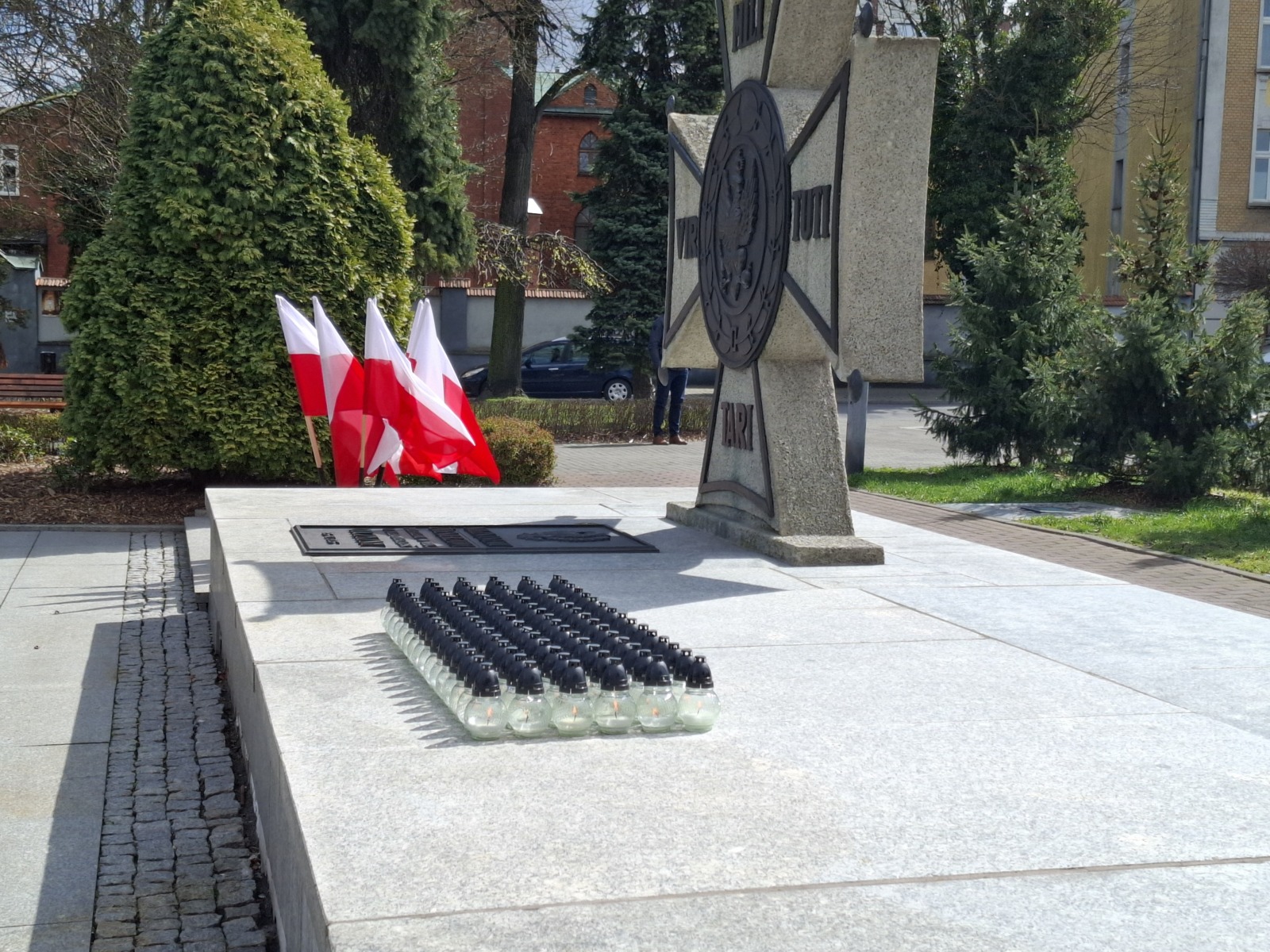 Oświęcim. Pamięć i hołd ofiarom katastrofy smoleńskiej. 16. rocznica tragedii