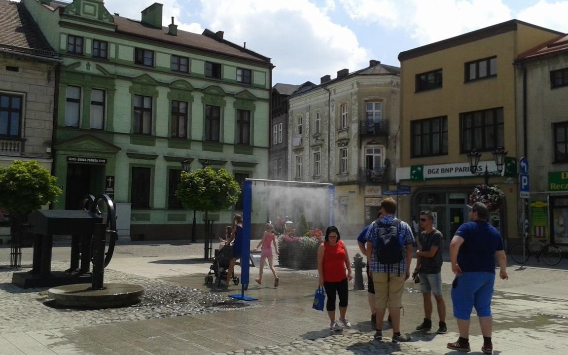 Synoptycy zapowiadają upały. Kurtyny wodne schłodzą mieszkańców