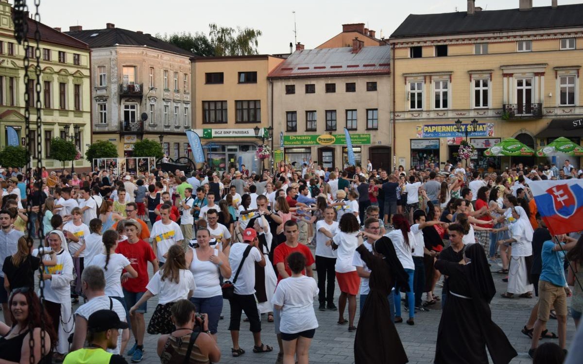 Eksplozja młodości i radości na oświęcimskim rynku