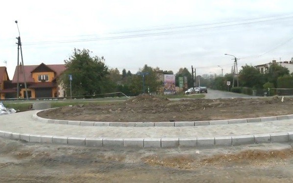 Wykonawca wprowadza ruch wahadłowy na skrzyżowaniu ulic: Jagiełły i Kamieniec w związku z budową ronda