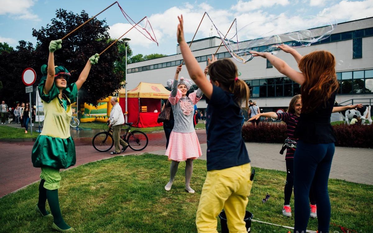 Oświęcim. Życzenia radości i uśmiechu dla wszystkich dzieci