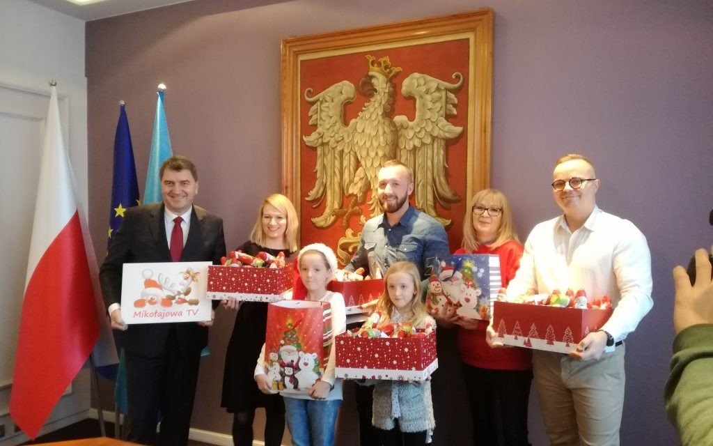 Oświęcim. Miasto wspiera społeczną inicjatywę " Zostań potencjalnym Mikołajem"