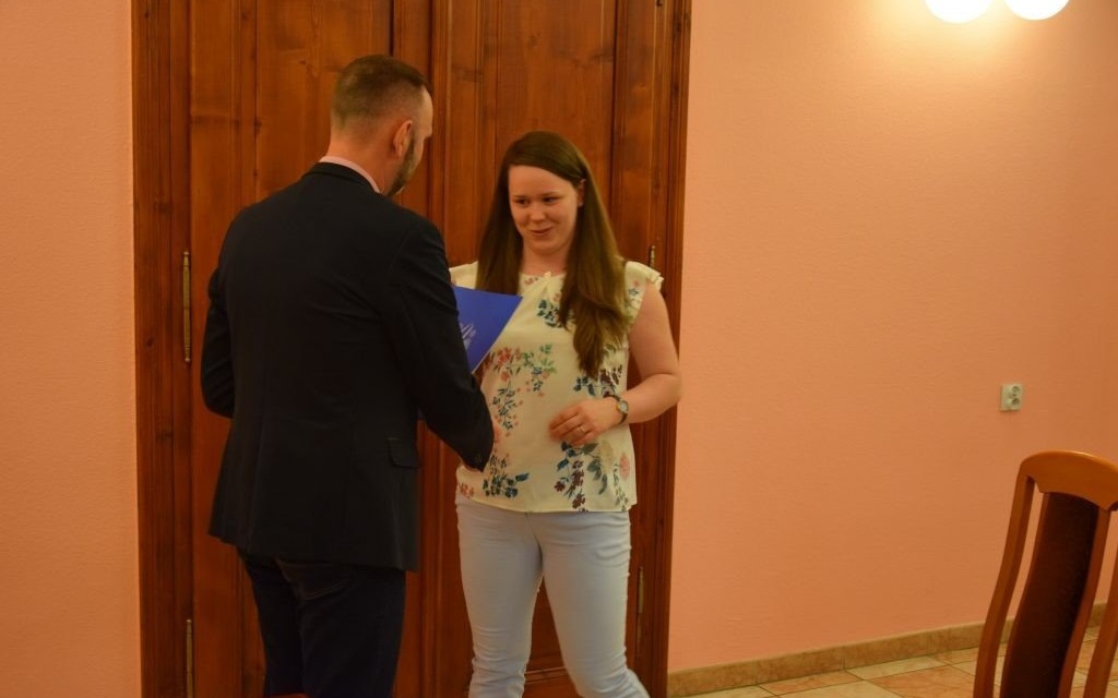 Oświęcim. Brązowe medalistki mistrzostw Polski w hokeju na lodzie nagrodzone