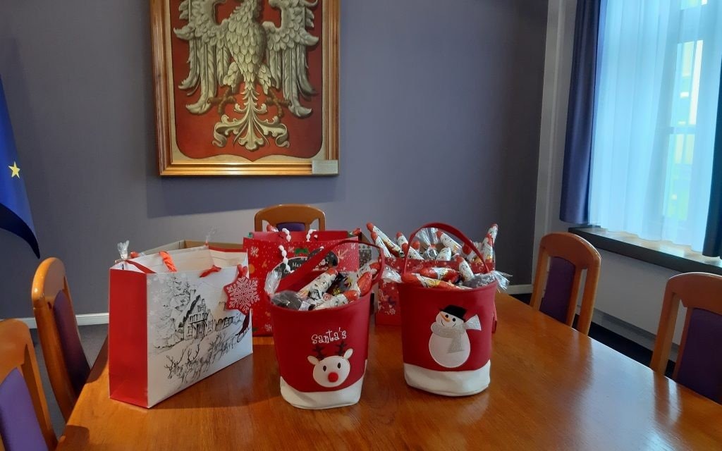 Oświęcim. Miasto Oświęcim dołączyło do akcji " Zostań Potencjalnym Mikołajem"