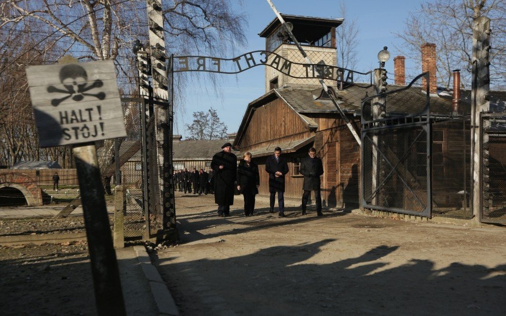 Oświęcim. Niemiecka Kanclerz i polski Premier w Miejscu Pamięci Auschwitz na 10-lecie Fundacji Auschwitz-Birkenau