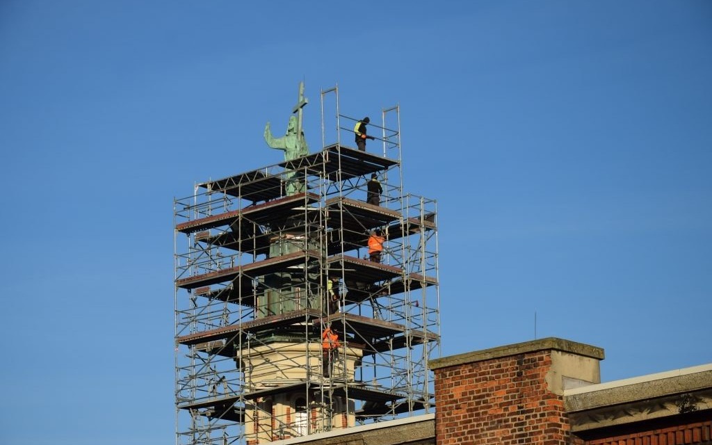 Oświęcim. Wieża z figurą Chrystusa Króla odnowiona