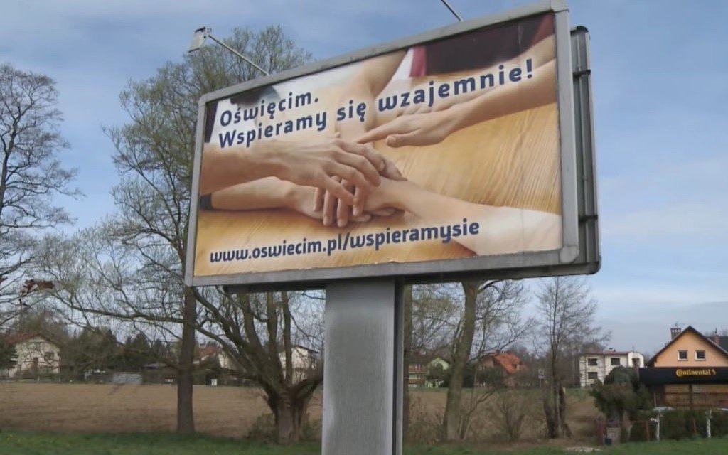 Oświęcim. Wspieramy się wzajemnie. Zamawiając jedzenie lub inne usługi w lokalach gastronomicznych i sklepach pomagamy im przetrwać czas epidemii