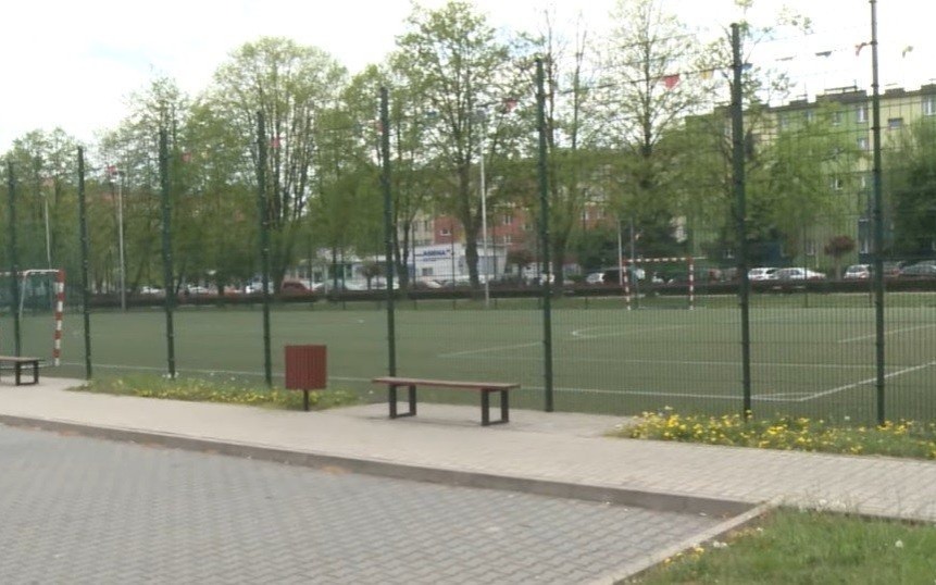 Oświęcim. Boiska przy szkołach na razie dla klubów sportowych