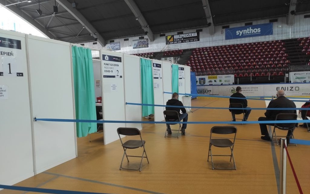 Oświęcim. Zamknięcie punktu szczepień powszechny w hali lodowej od 6 sierpnia