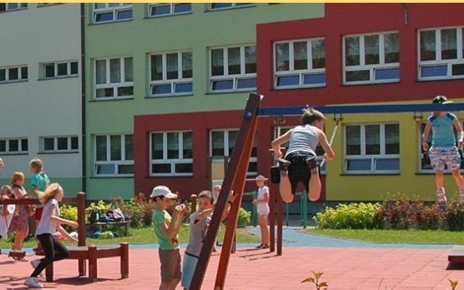 Oświęcim. Uczniowie wracają do szkół