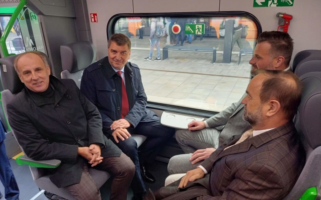 Oświęcim. Prezentacja nowego pociągu Kolei Małopolskich