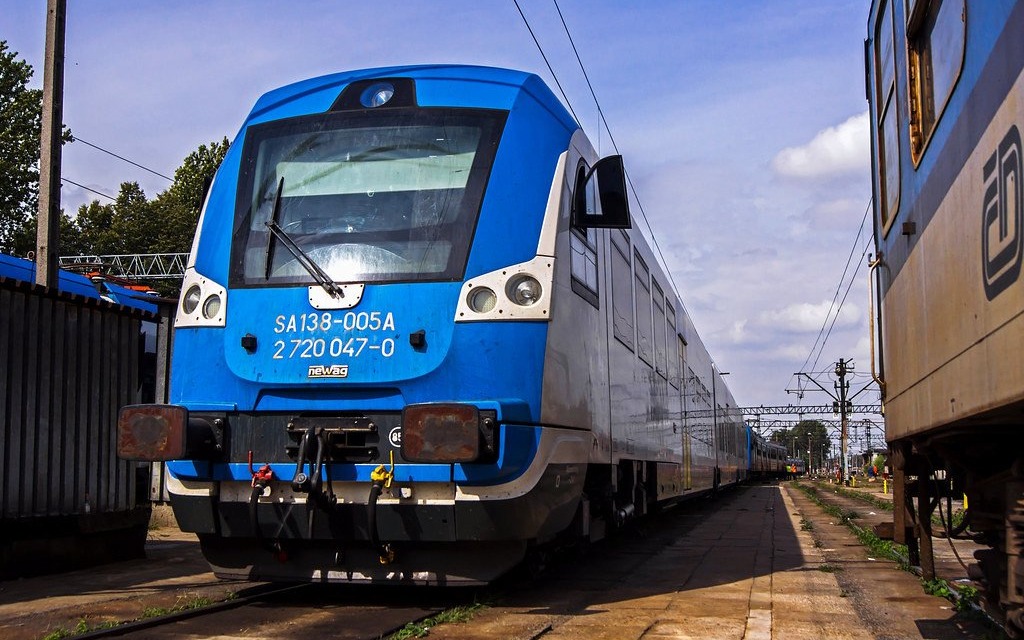 Oświęcim. Utrudnienia w podróżowaniu PKP na trasie Katowice - Oświęcim. Do odwołania obowiązuje zastępcza komunikacja autobusowa do Bierunia