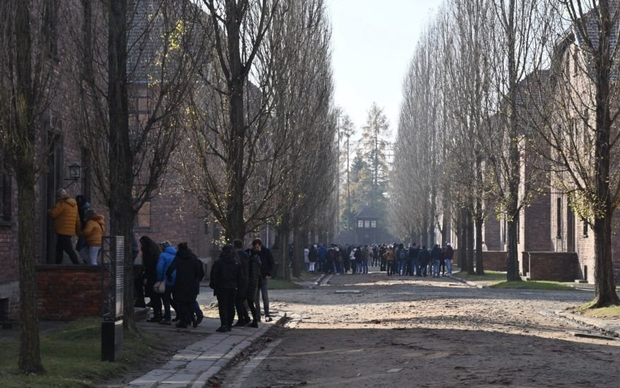 Oświęcim. Cykliczny projekt edukacyjny dla mieszkańców pt. " Wokół historii Auschwitz"