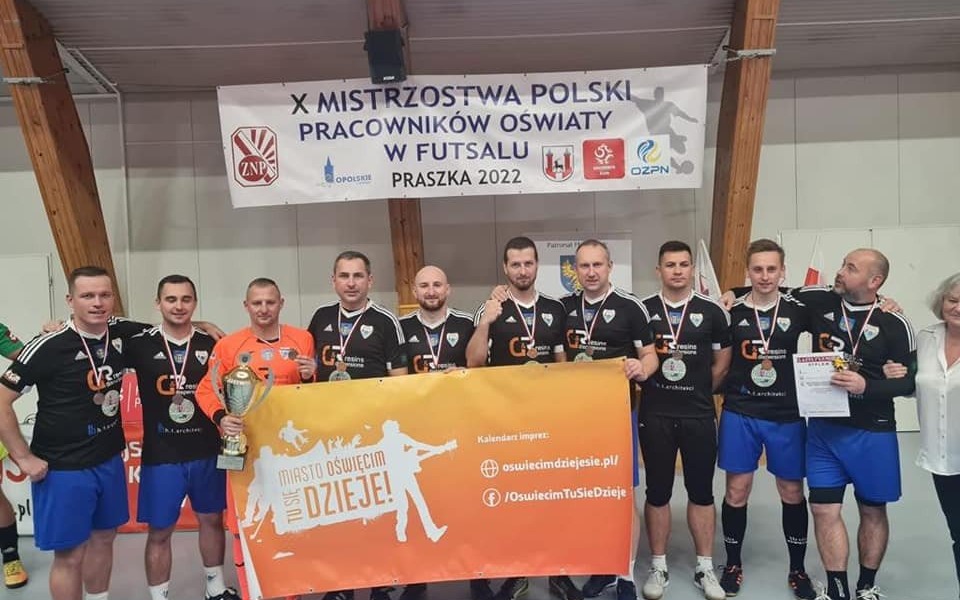 OŚWIĘCIM z medalem Mistrzostw Polski Pracowników Oświaty w Futsalu