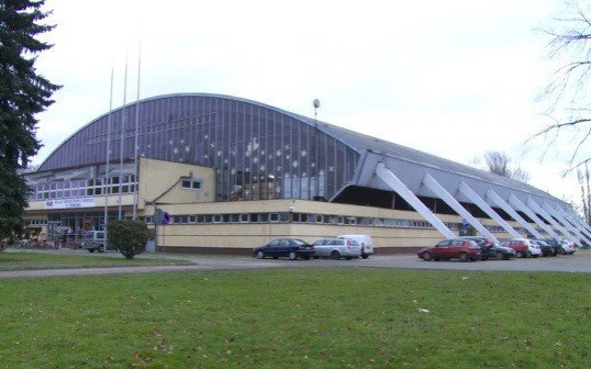 Oświęcim. Ogłoszono konkurs na przebudowę hali lodowej