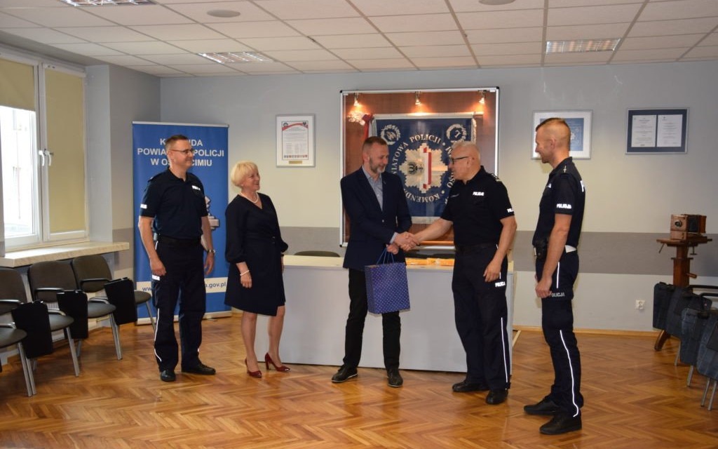 Oświęcim. Nowoczesne alkomaty dla policji