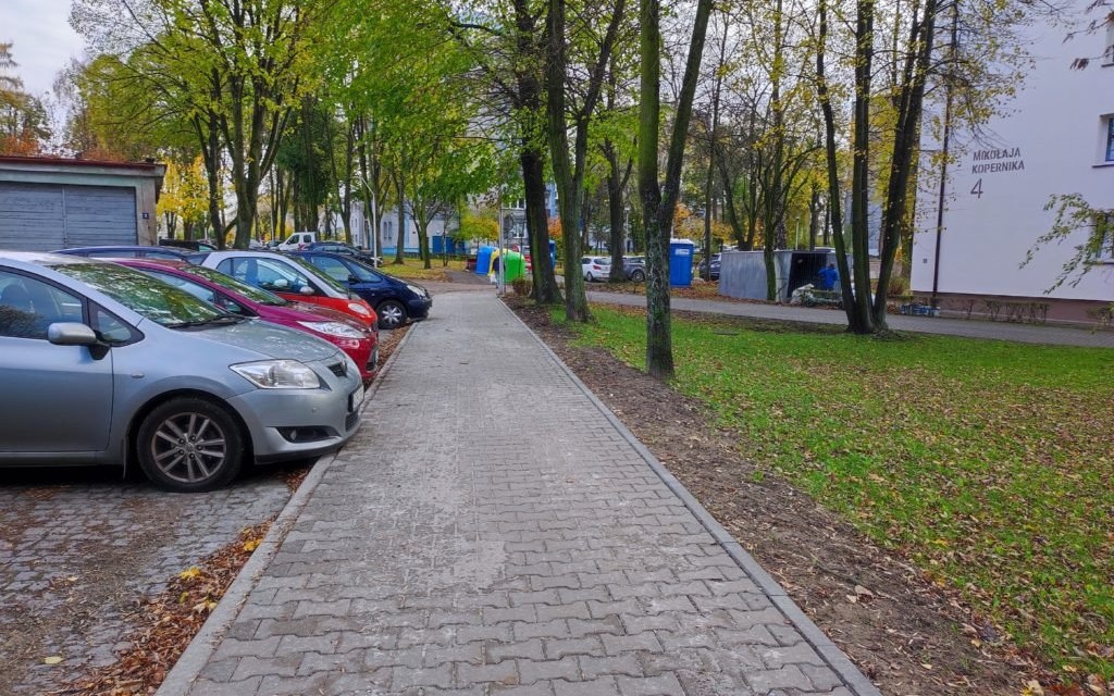 Oświęcim. Na osiedlu Chemików przy ulicy Kopernika przybyło miejsc postojowych