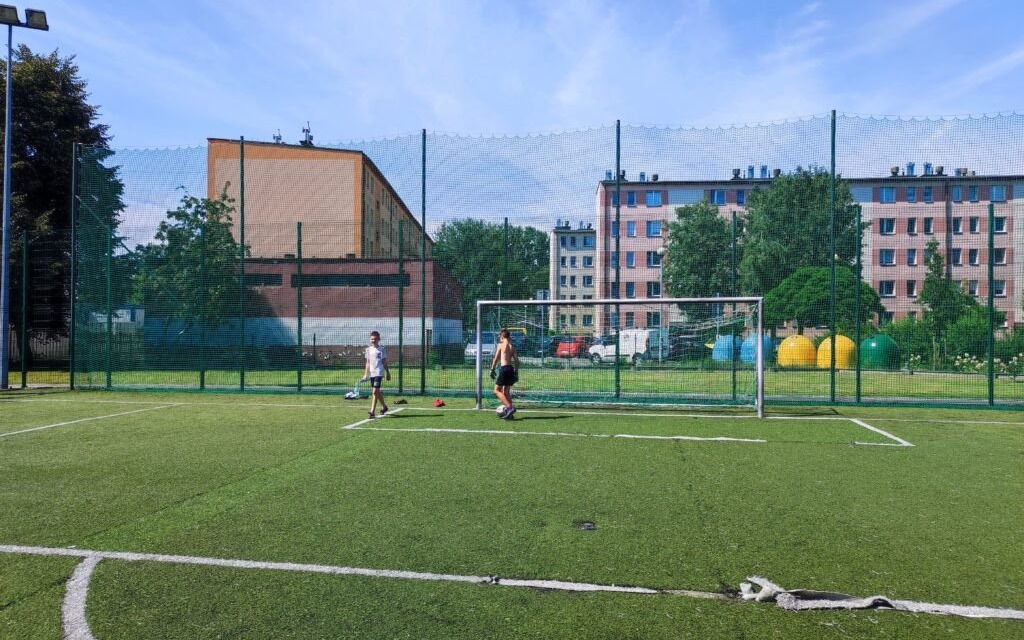 Oświęcim. Zimą lodowisko, poza sezonem rolkowisko