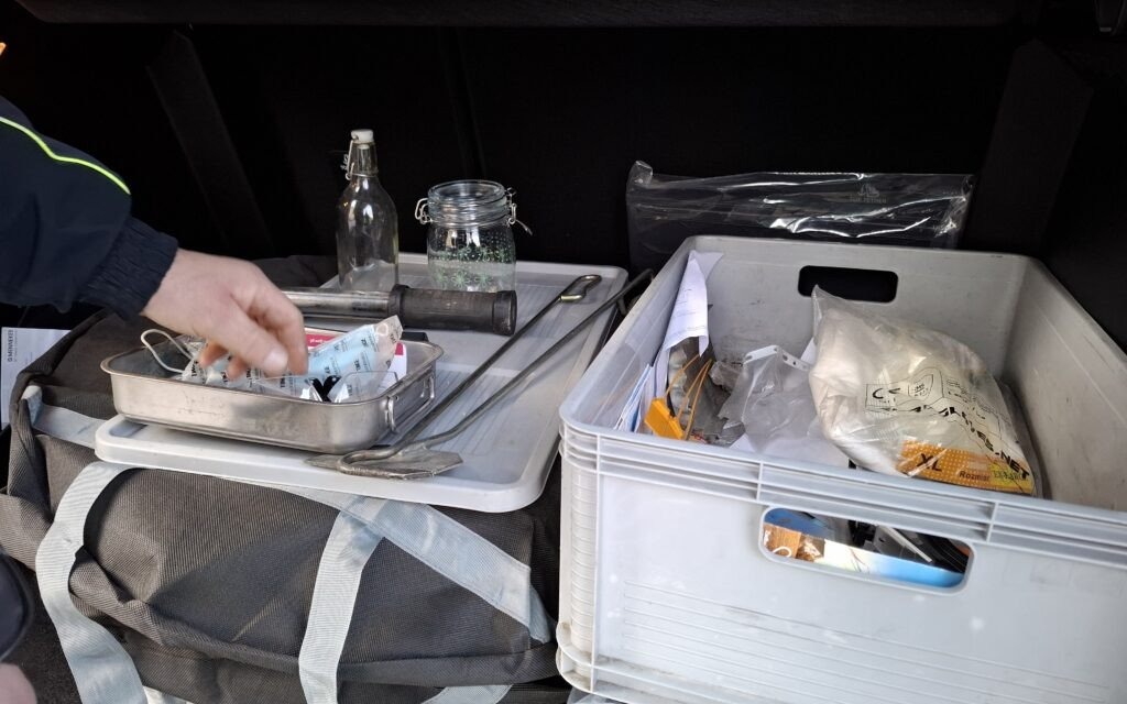 Oświęcim. Elektryczny mercedes dołączył do samochodowego zaplecza Straży Miejskiej. To pierwsze auto elektryczne, którym dysponują oświęcimscy strażnicy